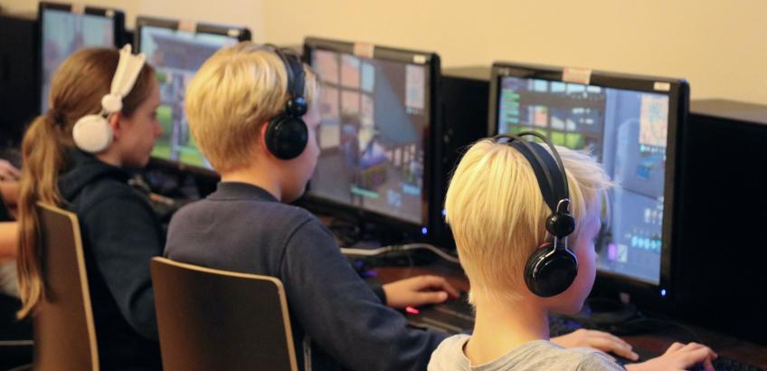 Klub Skovlundes medlemmer kan game og spille alle de spil de vil, især når de gør det sammen