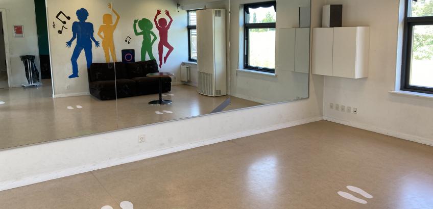 Diskoteket er et godt samlingssted til dem der kan lide at danse, feste og høre god musik.