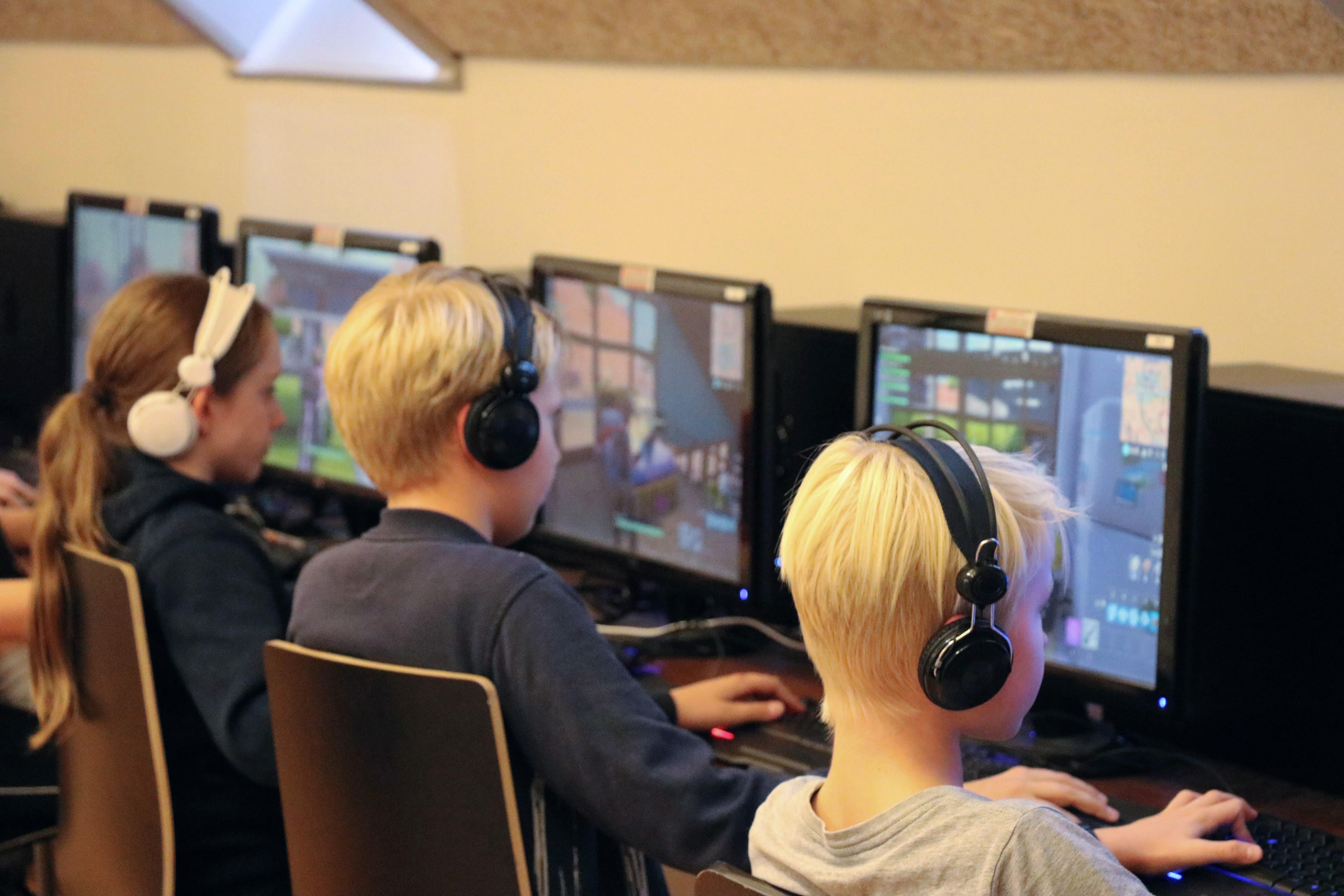 Spil, gaming og musik i Klub Skovlunde